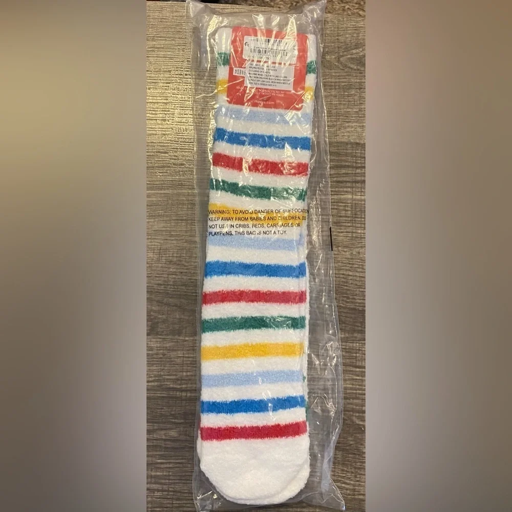 NEW - CHARTER CLUB Women's 2-Pack Holiday Fuzzy Butter Socks
